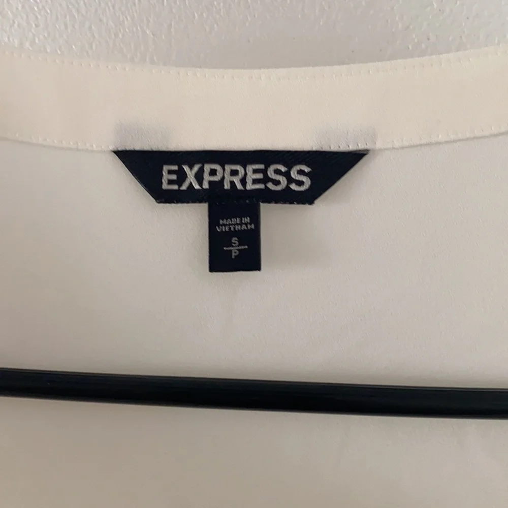 Express Lace Blouse - Picture 4 of 6